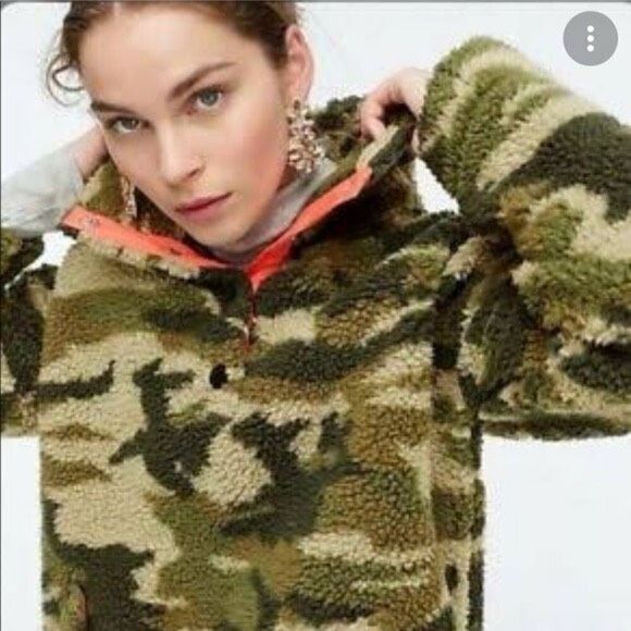 J Crew Sherpa Fleece Snap Collar Sweatshirt Womens XS Green Camo Pullover - Picture 2 of 11